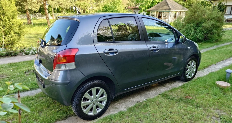 Toyota Yaris cena 23500 przebieg: 216000, rok produkcji 2009 z Międzyrzec Podlaski małe 254
